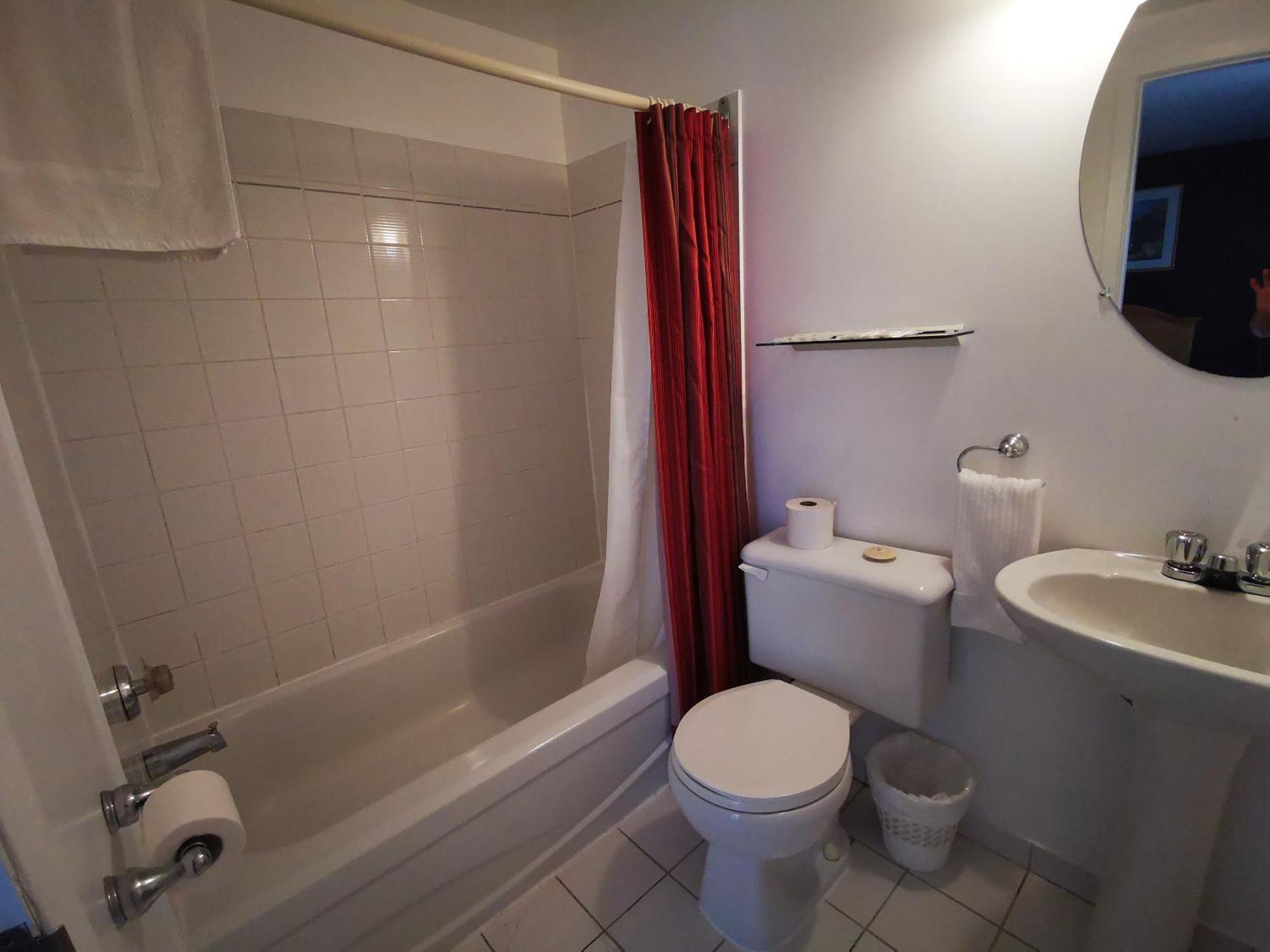 Hotel Alila Saint-Sauveur-des-Monts Habitación foto